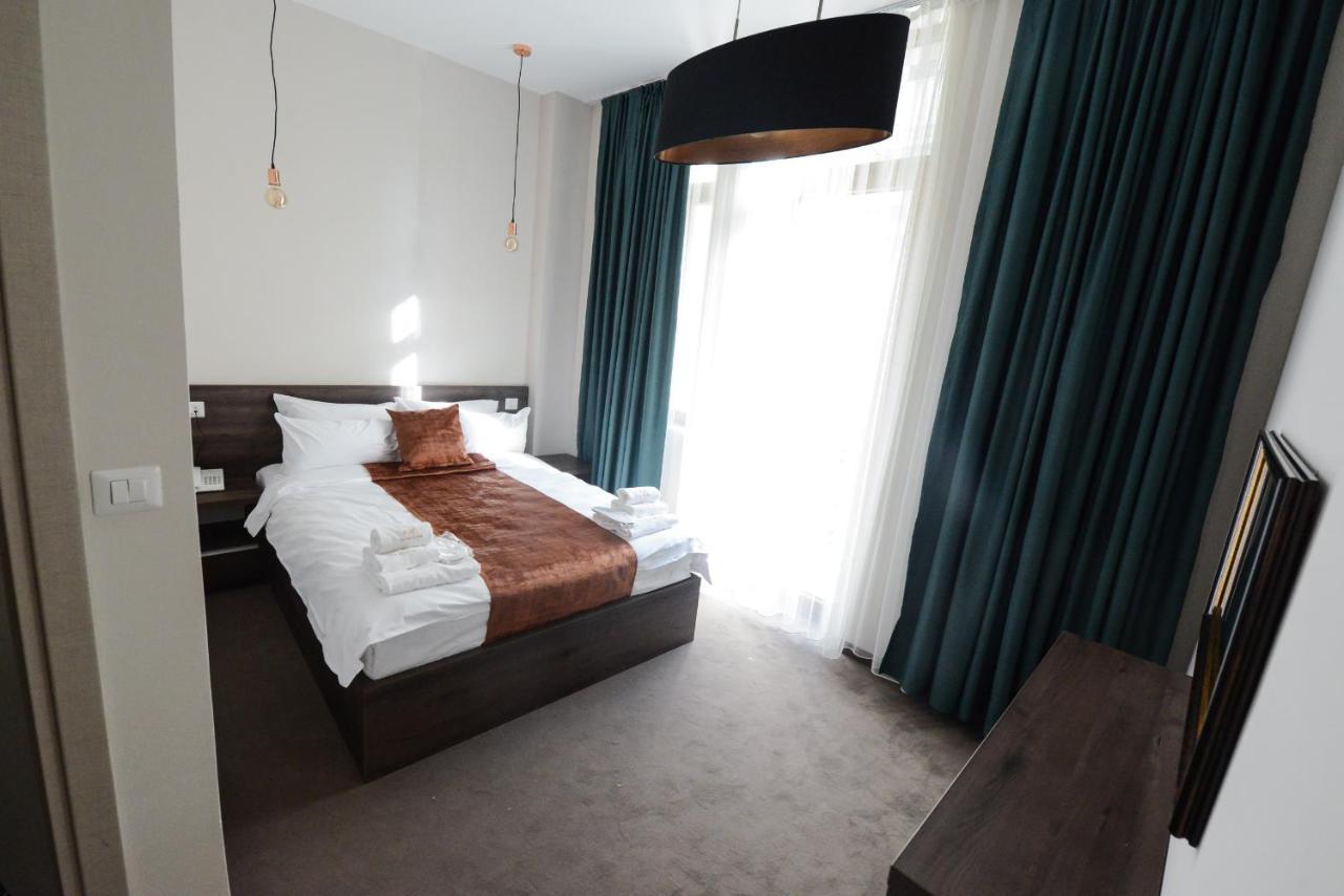 Hotel Cara 28 スコピエ エクステリア 写真