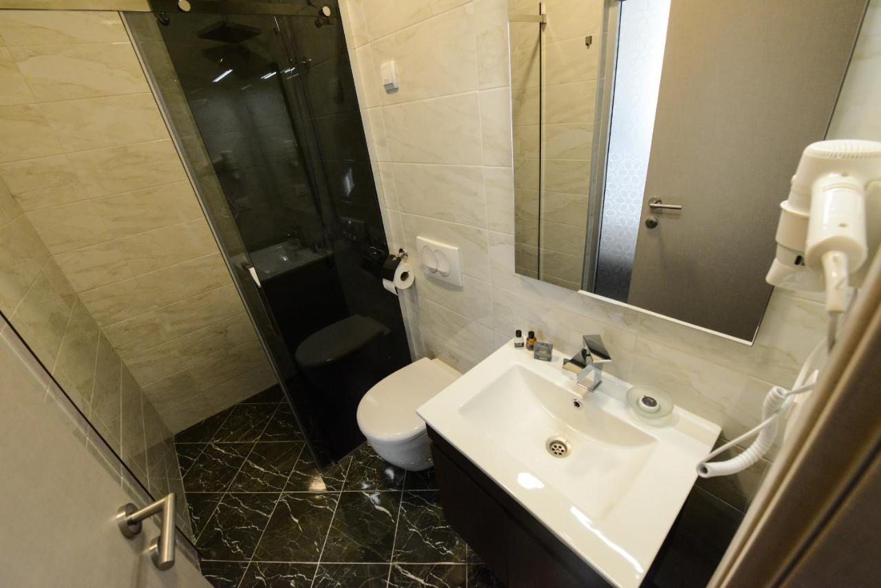 Hotel Cara 28 スコピエ エクステリア 写真