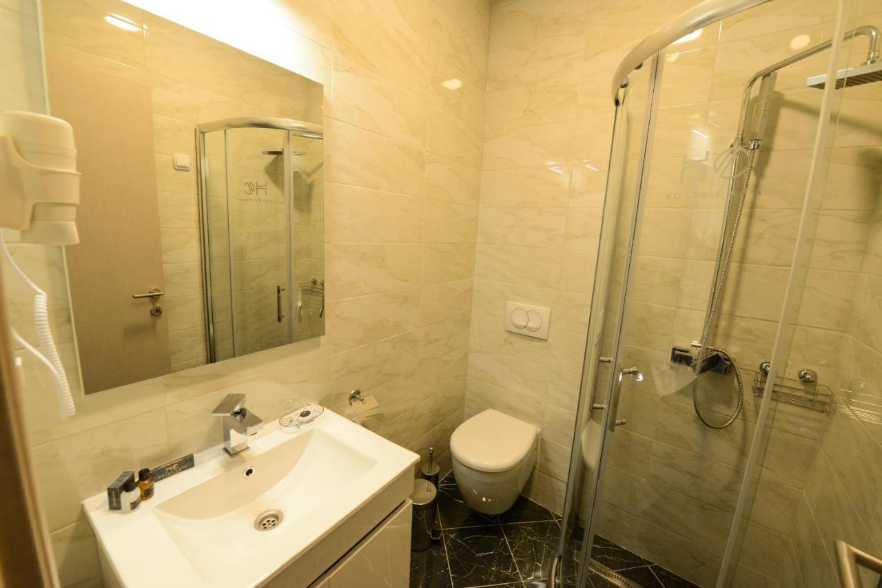 Hotel Cara 28 スコピエ エクステリア 写真