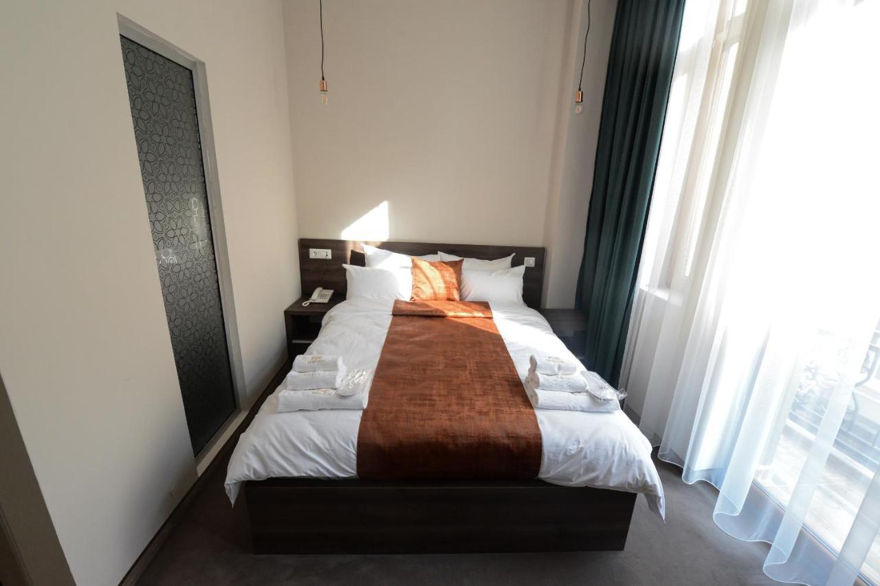 Hotel Cara 28 スコピエ エクステリア 写真