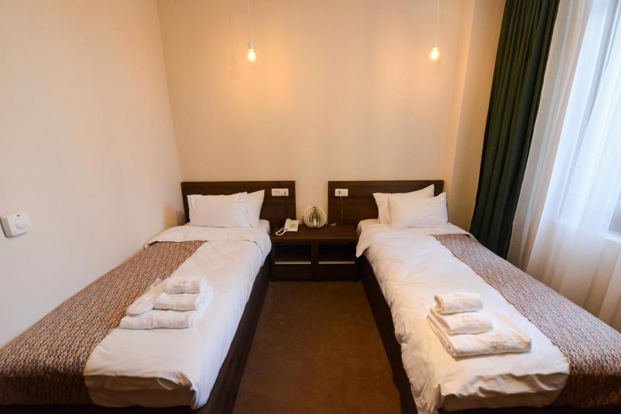 Hotel Cara 28 スコピエ エクステリア 写真
