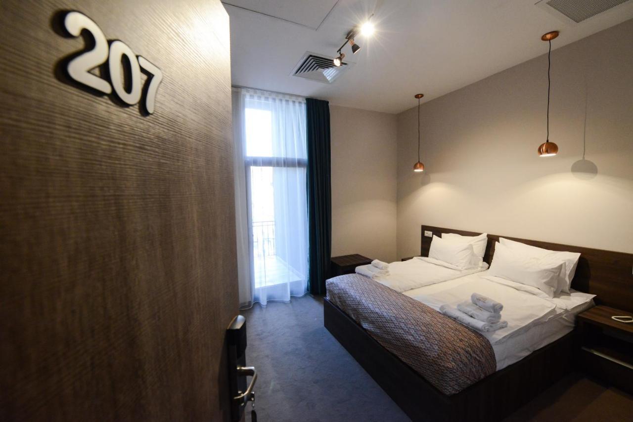 Hotel Cara 28 スコピエ エクステリア 写真