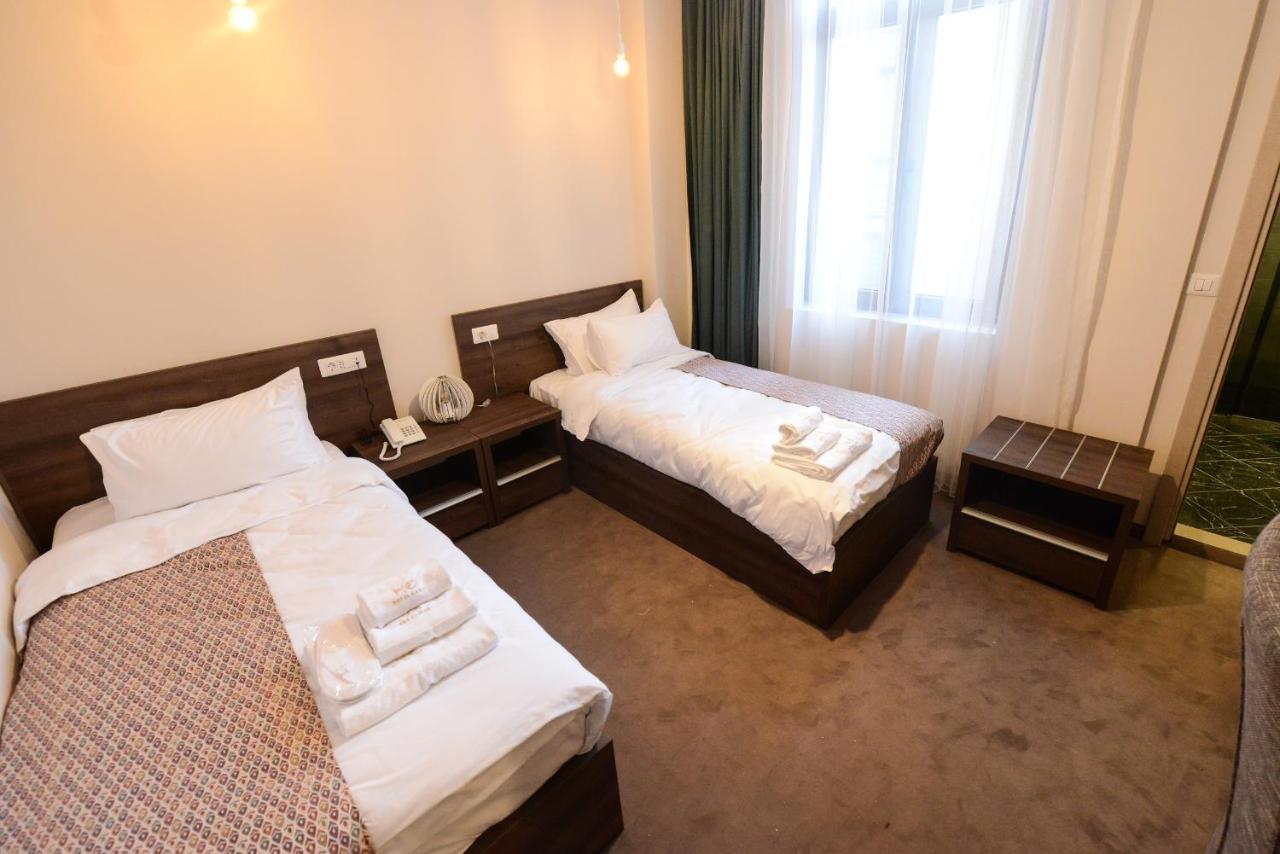 Hotel Cara 28 スコピエ エクステリア 写真