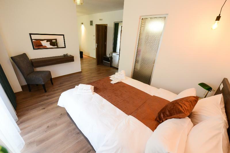 Hotel Cara 28 スコピエ エクステリア 写真