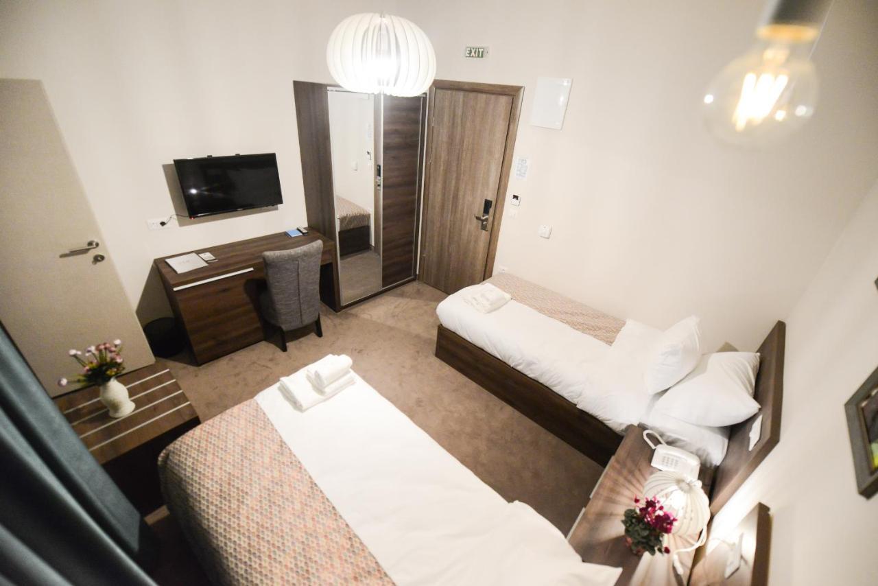 Hotel Cara 28 スコピエ 部屋 写真